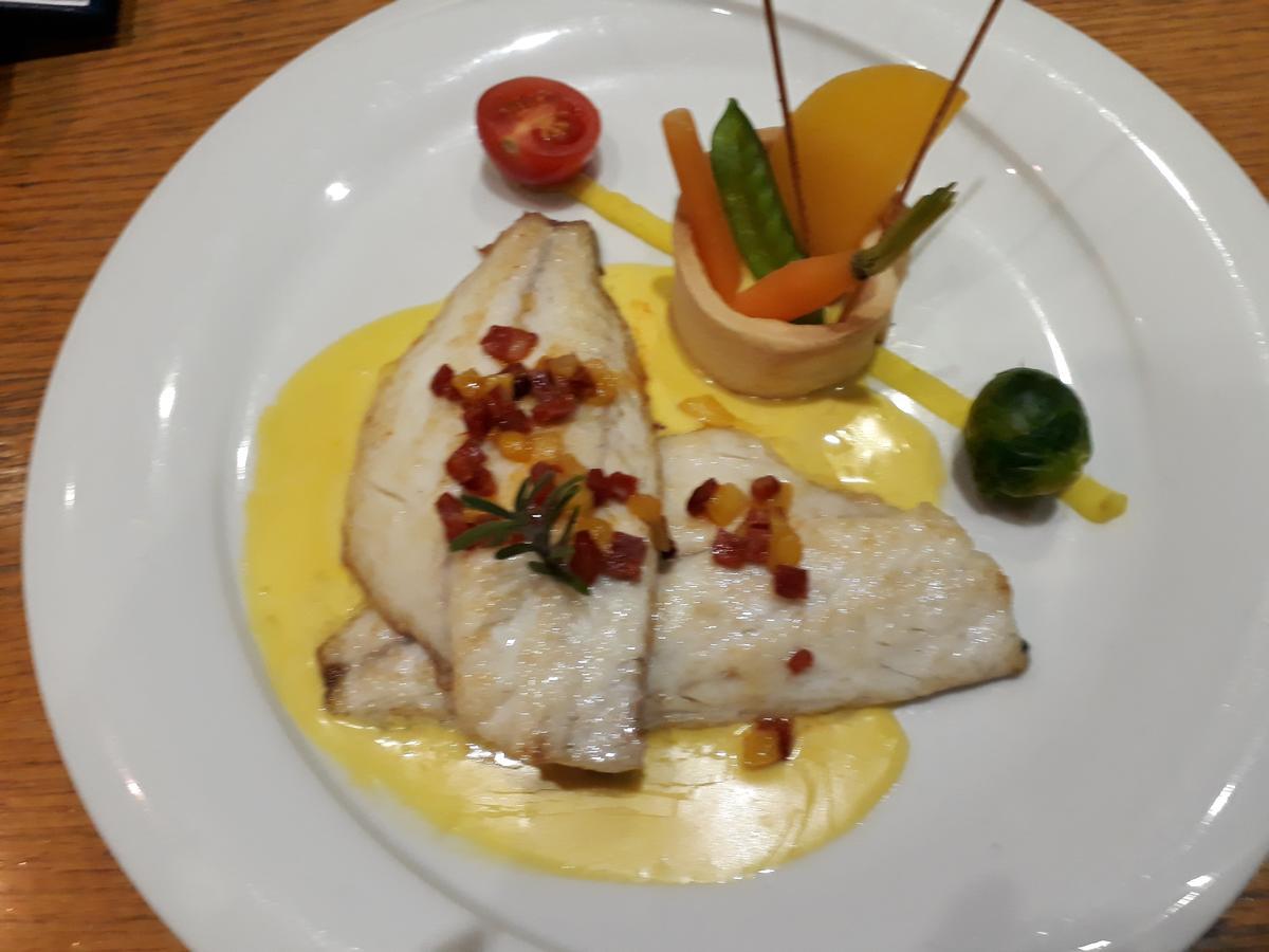 福里酒店 Fully 外观 照片